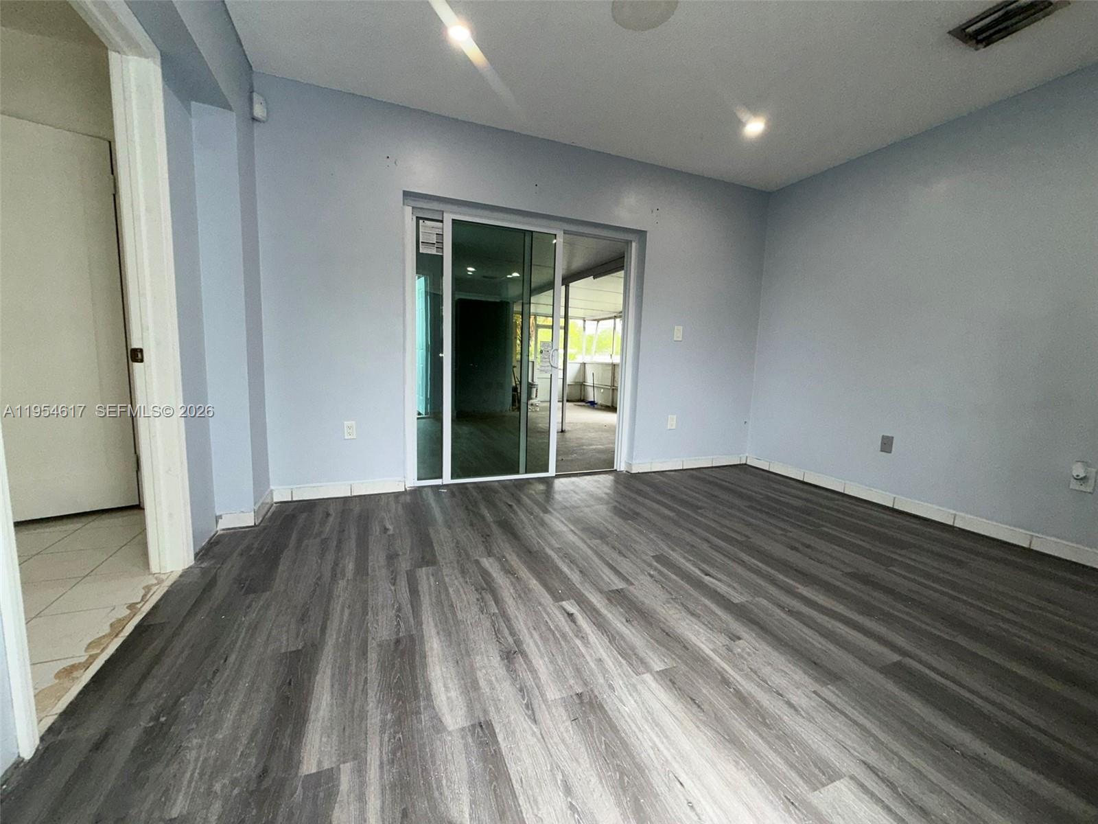 TROPICAL ESTATES 1ST ADDN - Residential