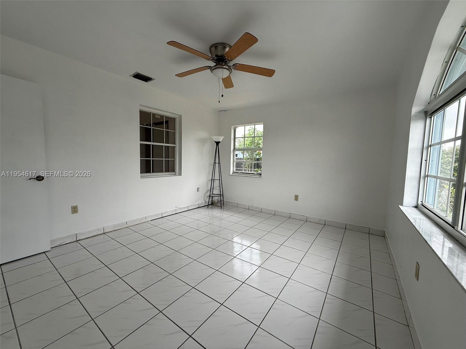 TROPICAL ESTATES 1ST ADDN - Residential