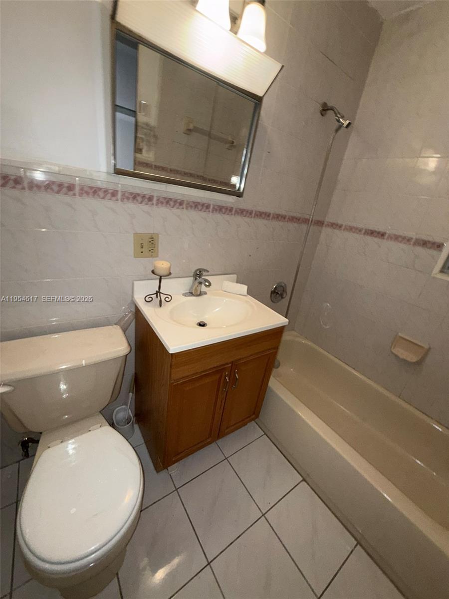 TROPICAL ESTATES 1ST ADDN - Residential