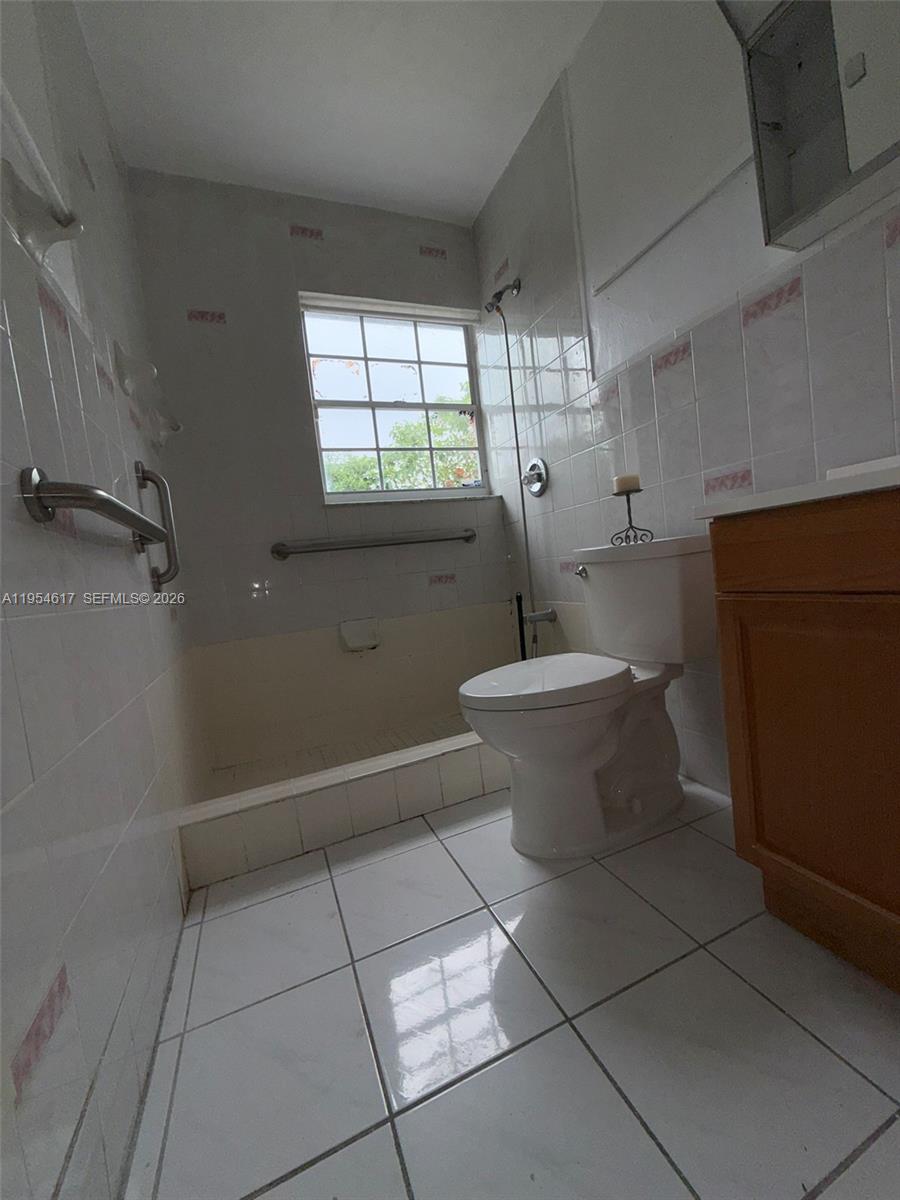 TROPICAL ESTATES 1ST ADDN - Residential