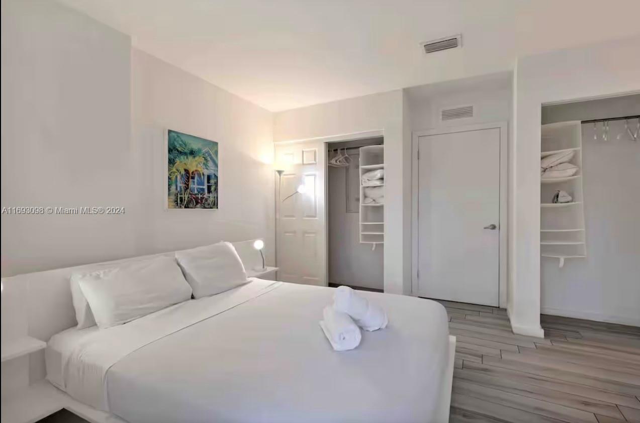 EMILIA CONDO - Residential