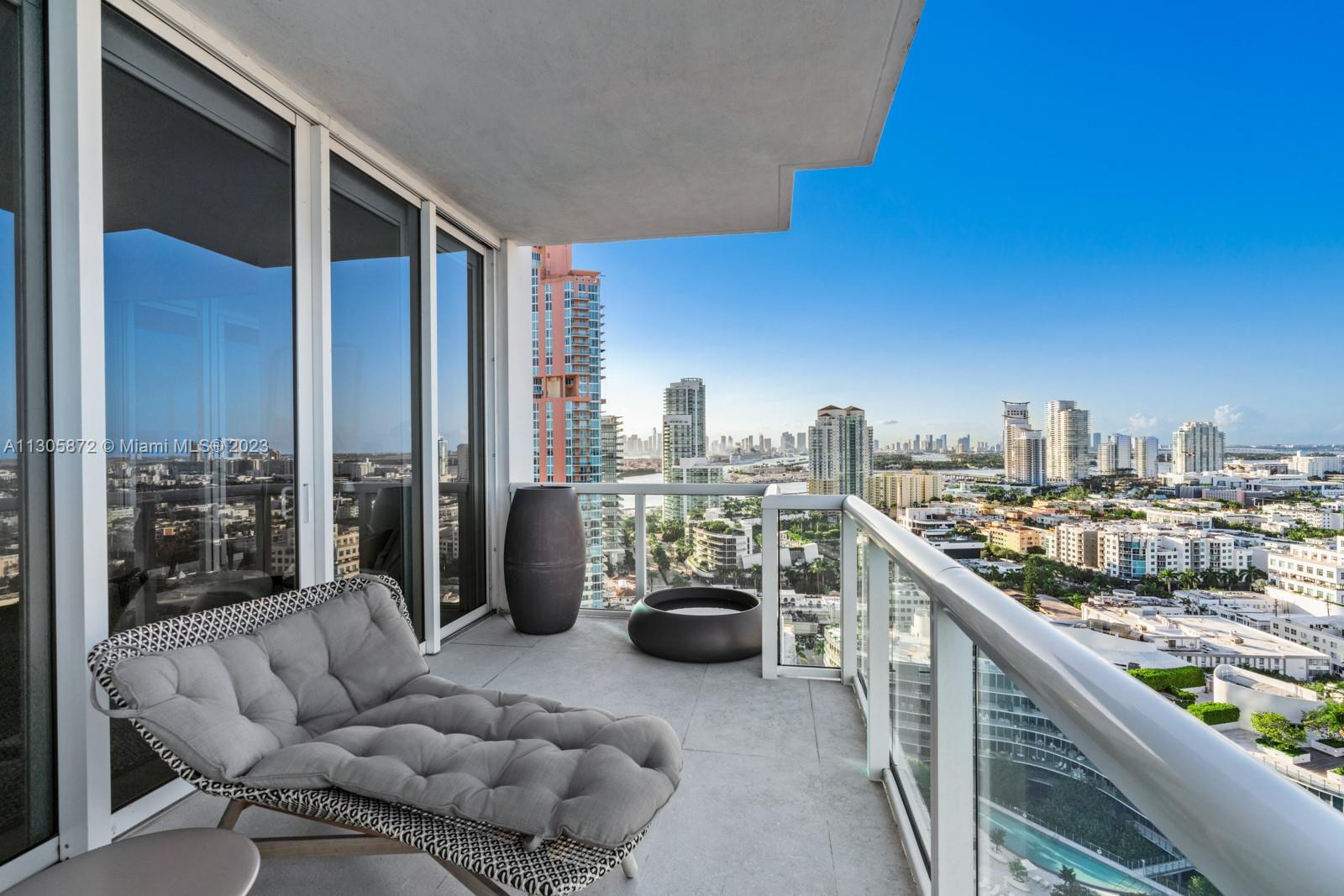 CONTINUUM ON SOUTH BEACH - Residential