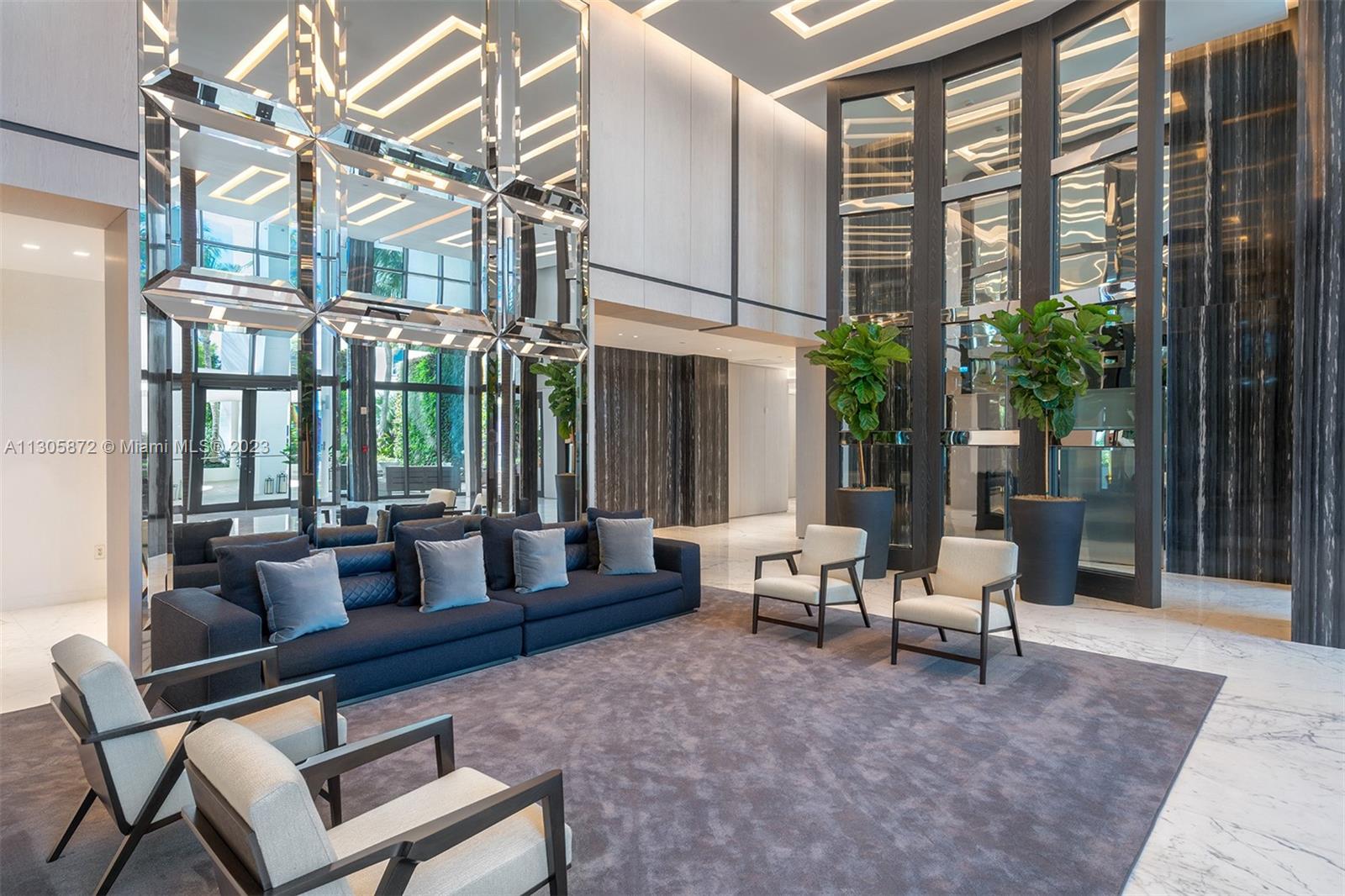 CONTINUUM ON SOUTH BEACH - Residential