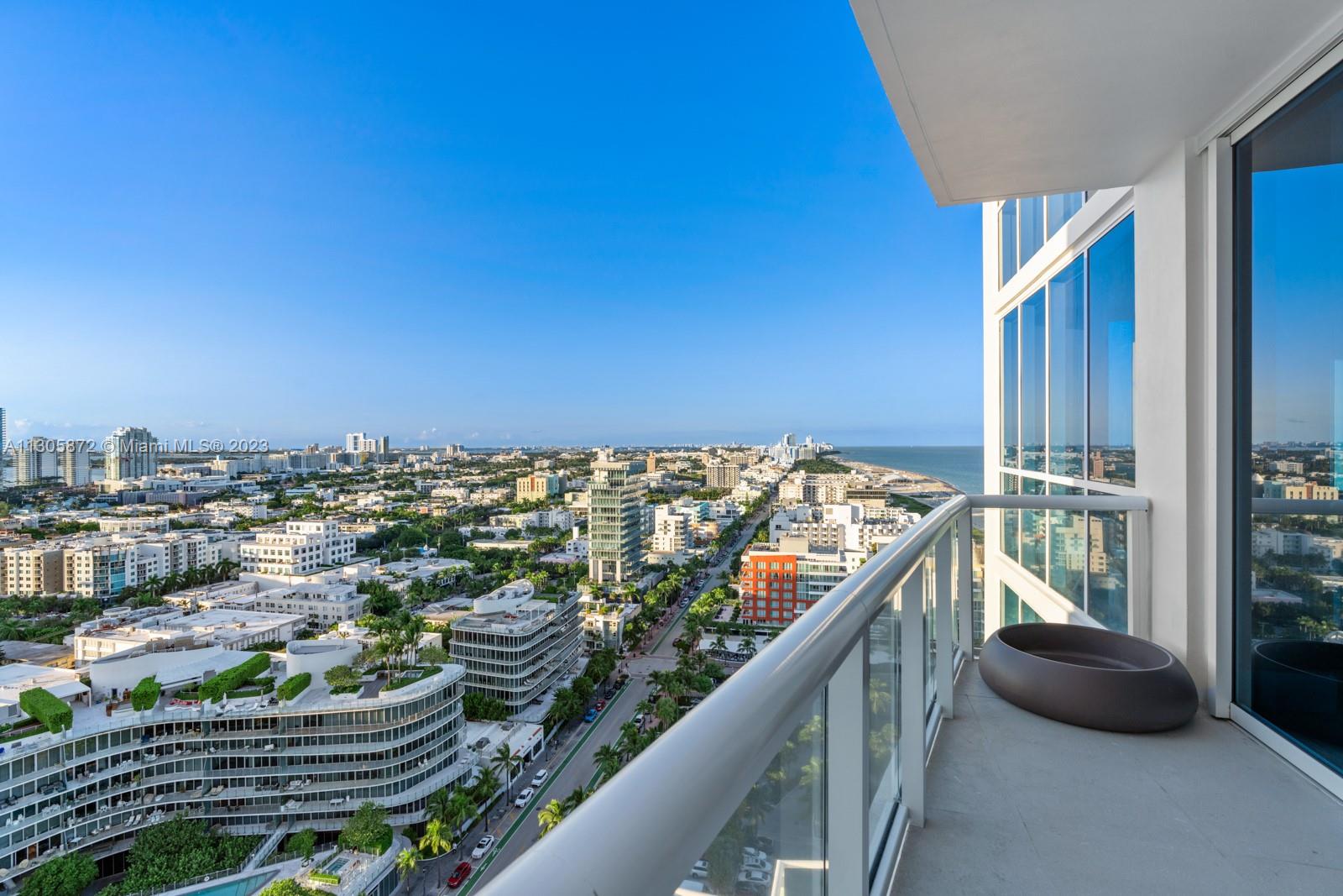 CONTINUUM ON SOUTH BEACH - Residential