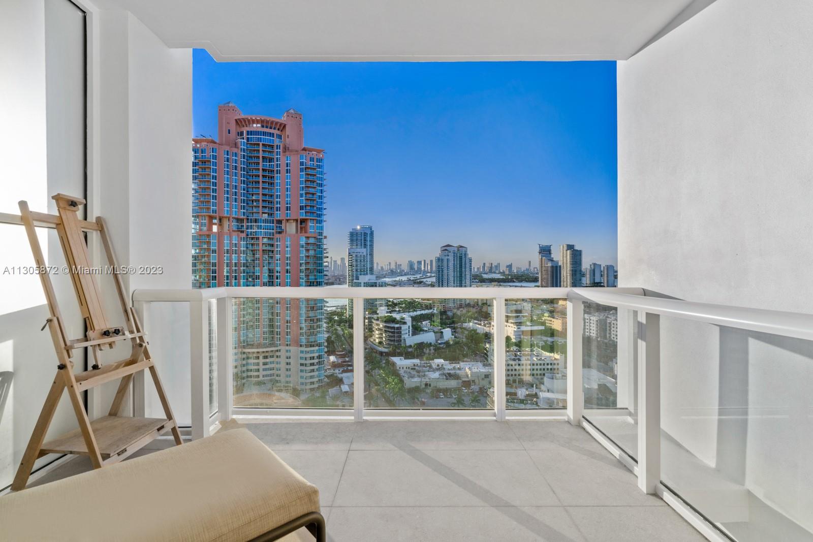 CONTINUUM ON SOUTH BEACH - Residential