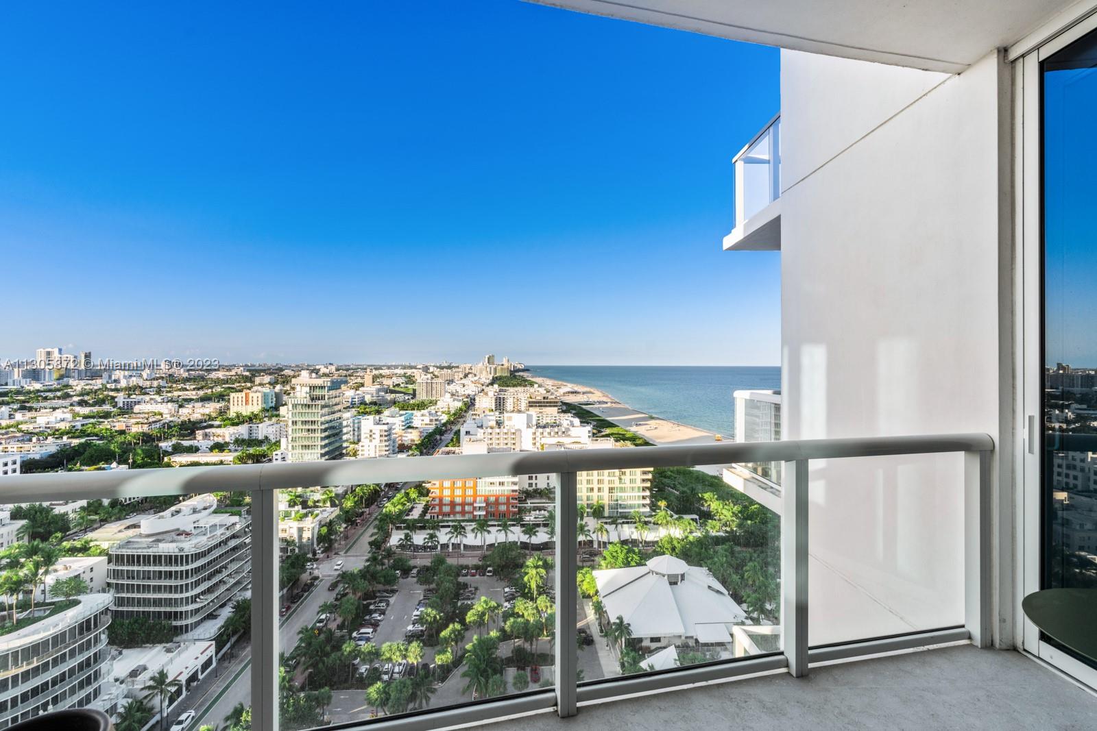 CONTINUUM ON SOUTH BEACH - Residential