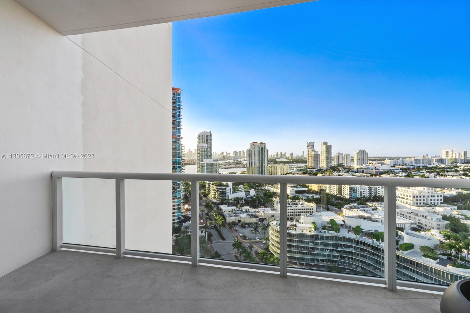 CONTINUUM ON SOUTH BEACH - Residential