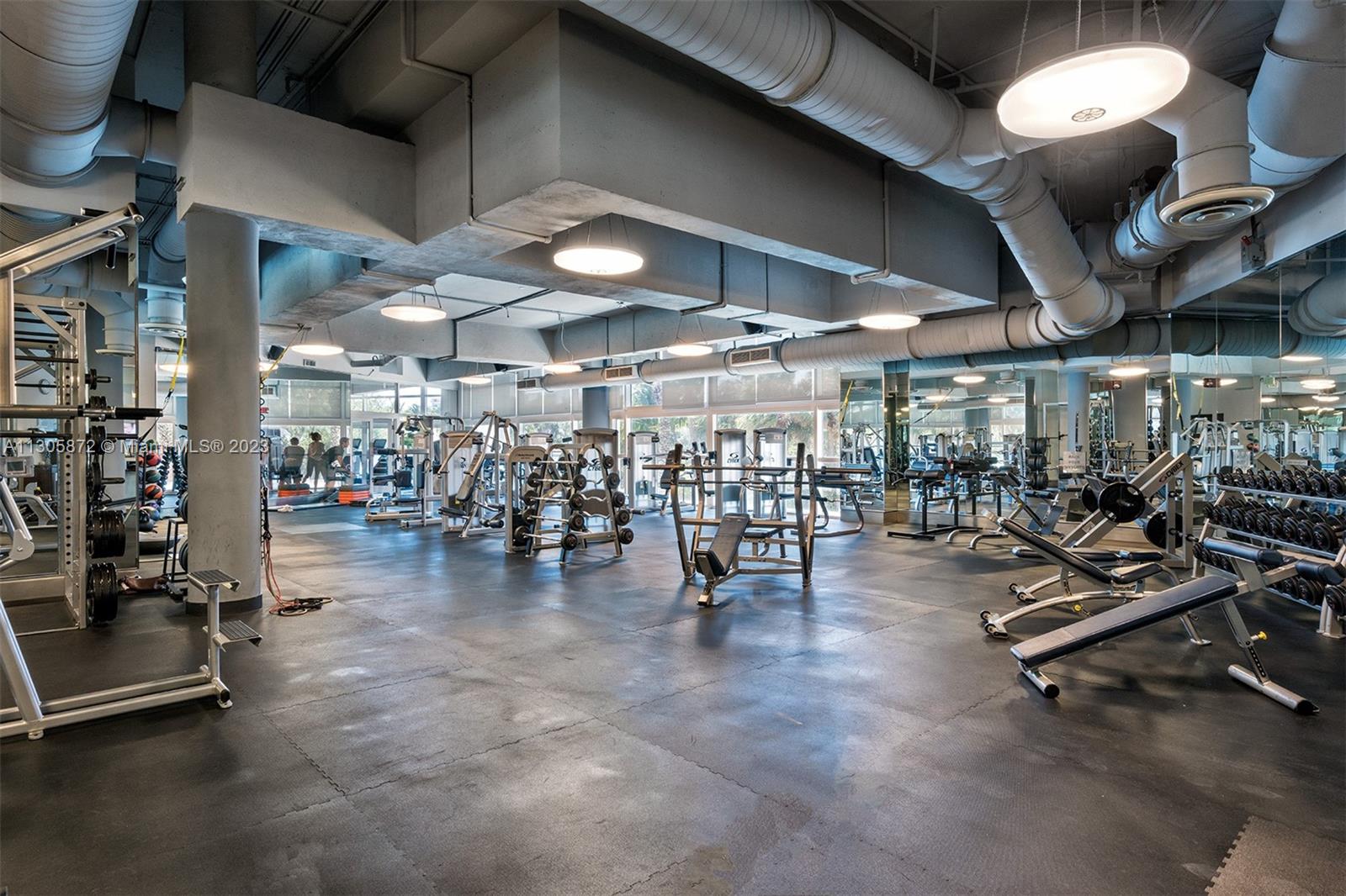 CONTINUUM ON SOUTH BEACH - Residential