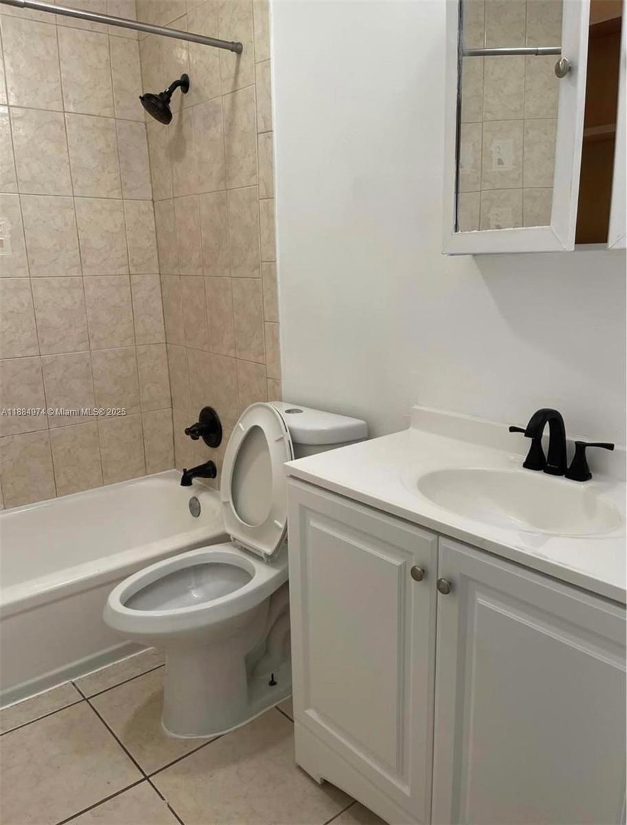 TOWNHOUSES OF PLANTATION - Residential Lease