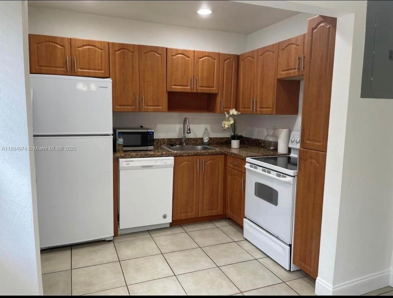 TOWNHOUSES OF PLANTATION - Residential Lease