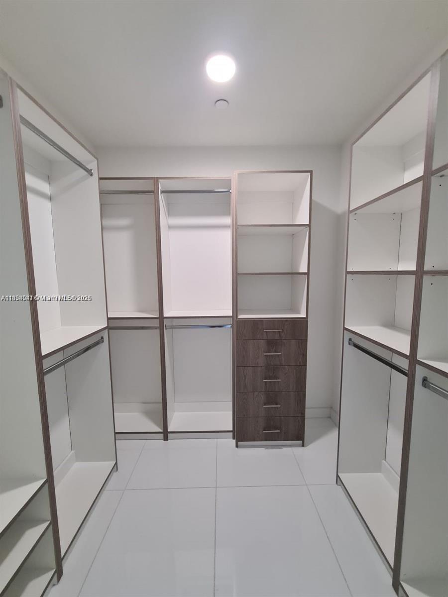 PARAMOUNT MIAMI WORLDCENT - Residential