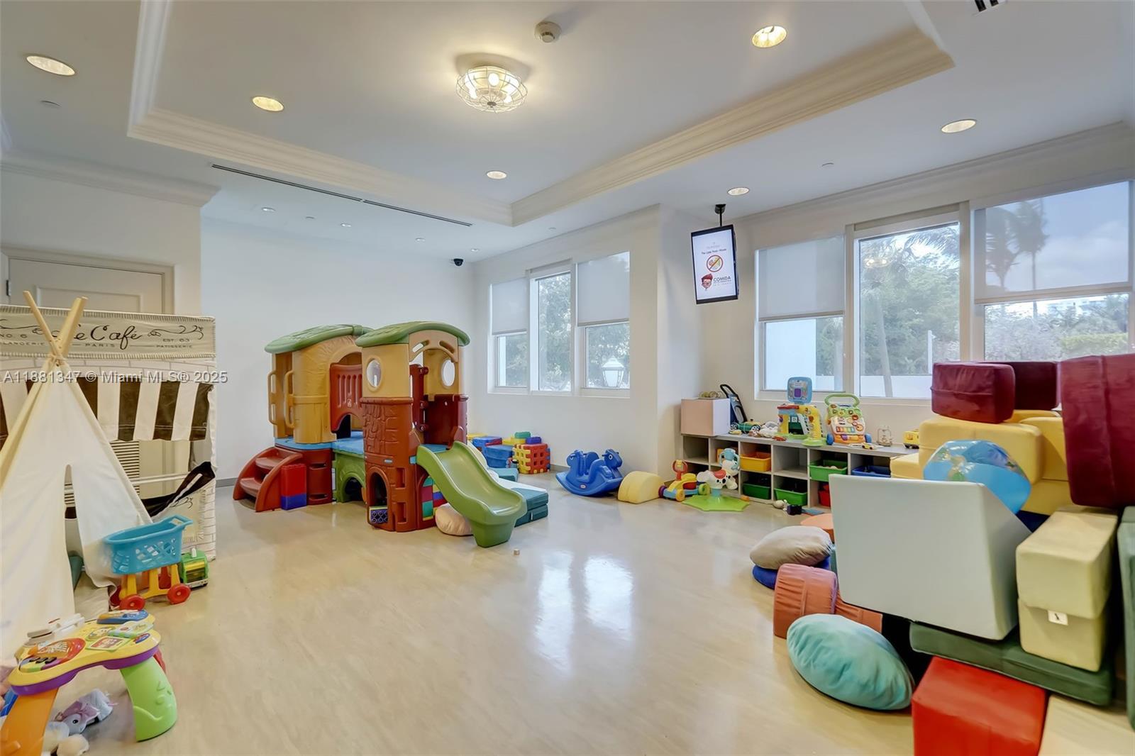 THE PENINSULA CONDO - Residential