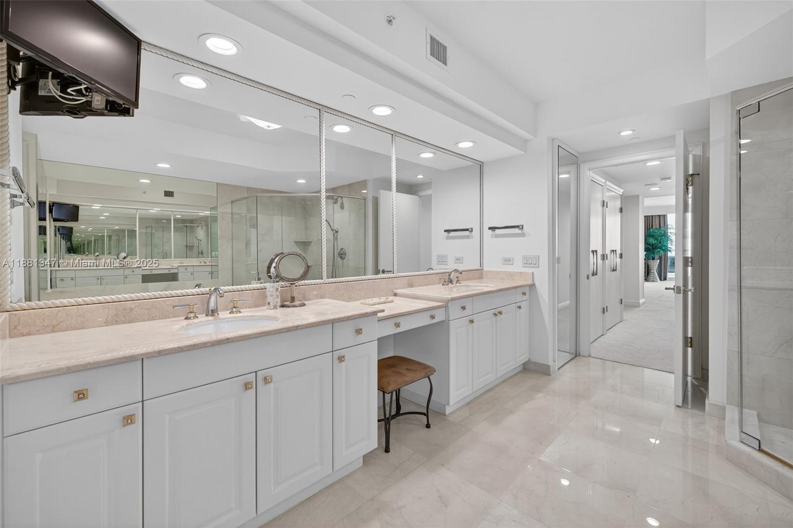 THE PENINSULA CONDO - Residential