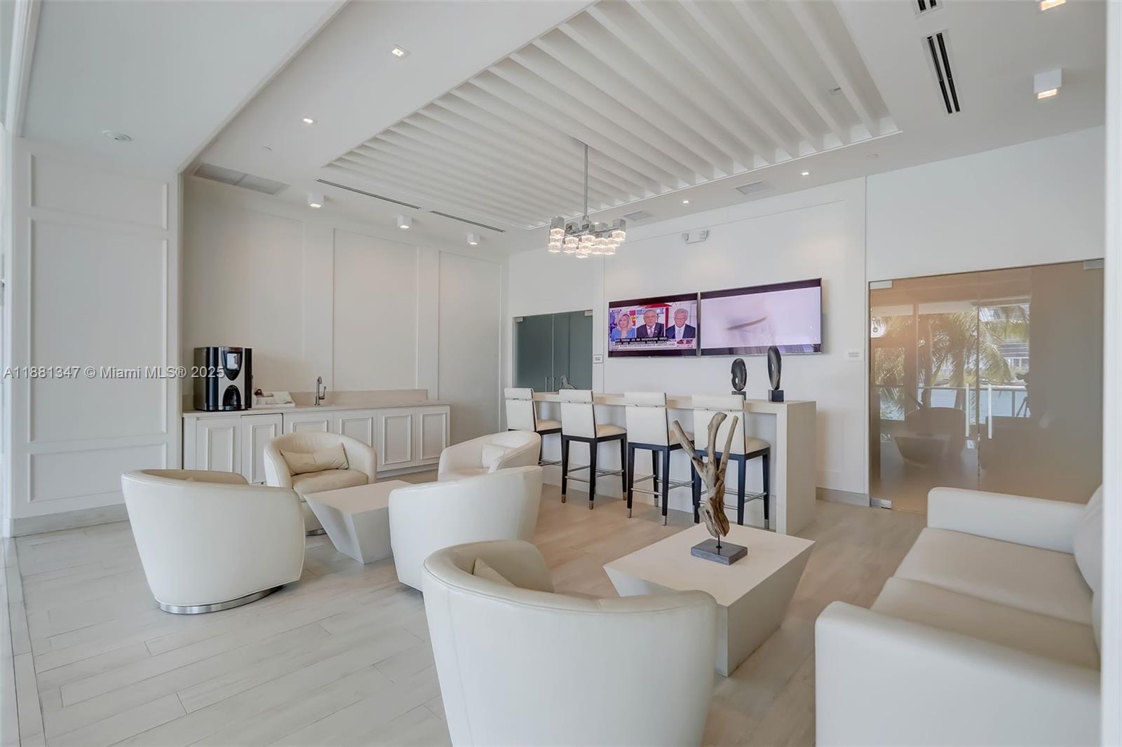 THE PENINSULA CONDO - Residential