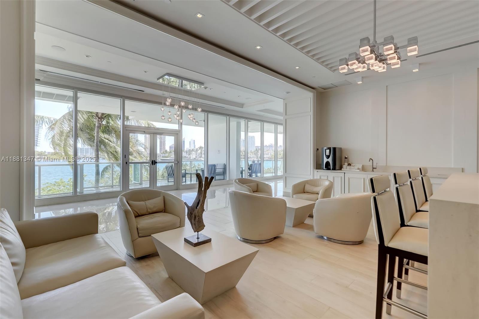 THE PENINSULA CONDO - Residential