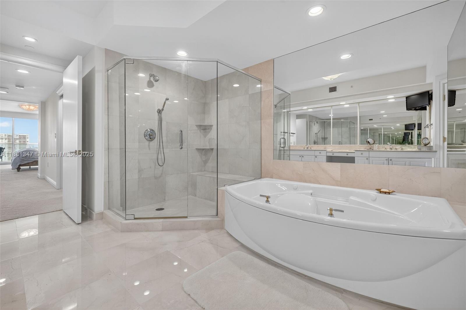 THE PENINSULA CONDO - Residential