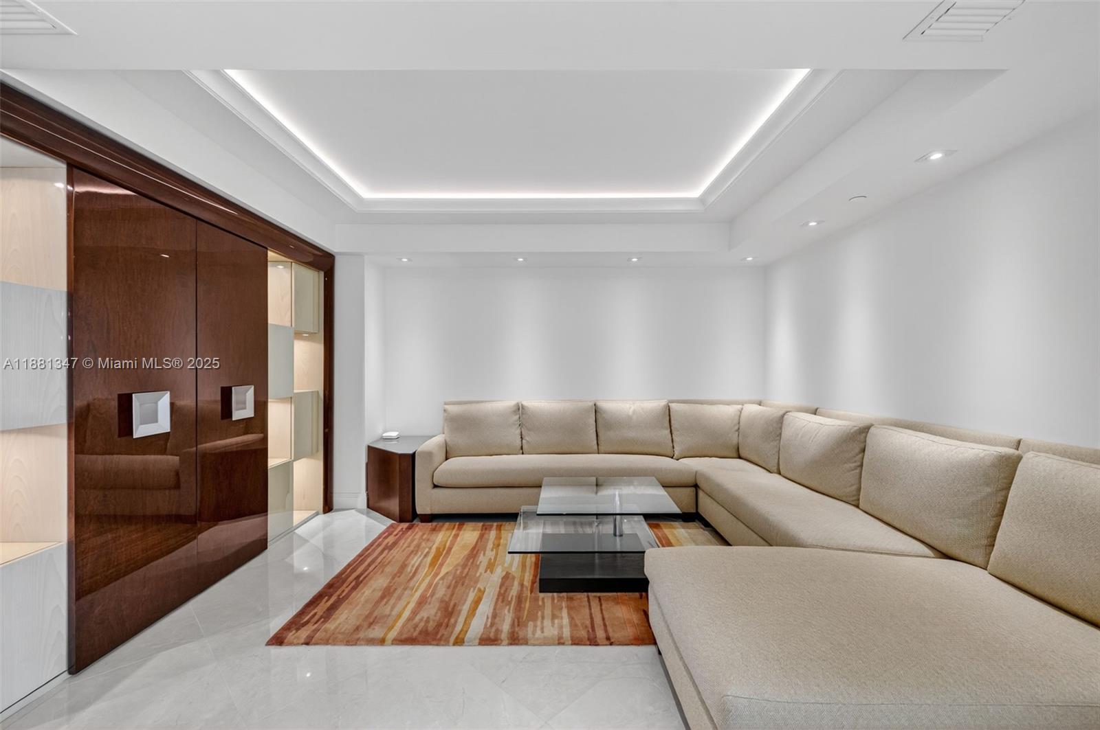 THE PENINSULA CONDO - Residential