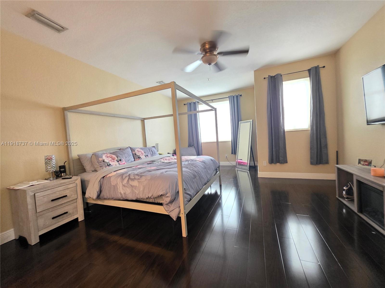 CALABRIA CONDOMINIUM - Residential Lease