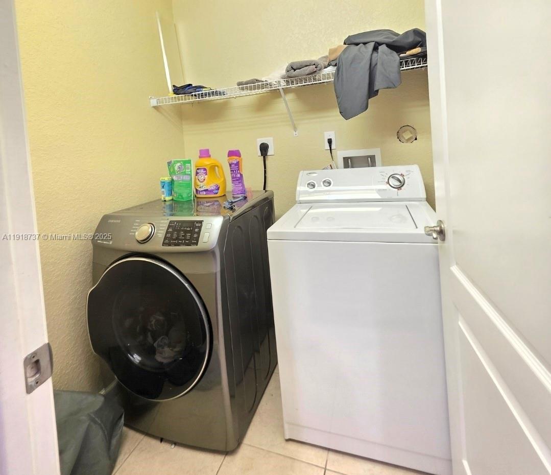 CALABRIA CONDOMINIUM - Residential Lease