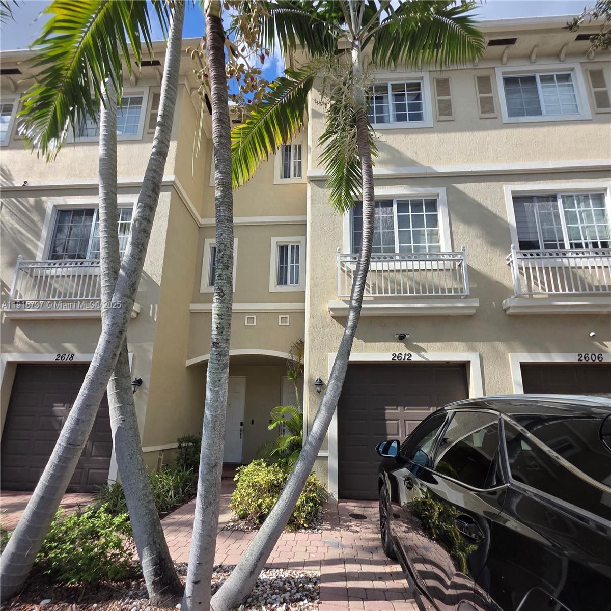 CALABRIA CONDOMINIUM - Residential Lease