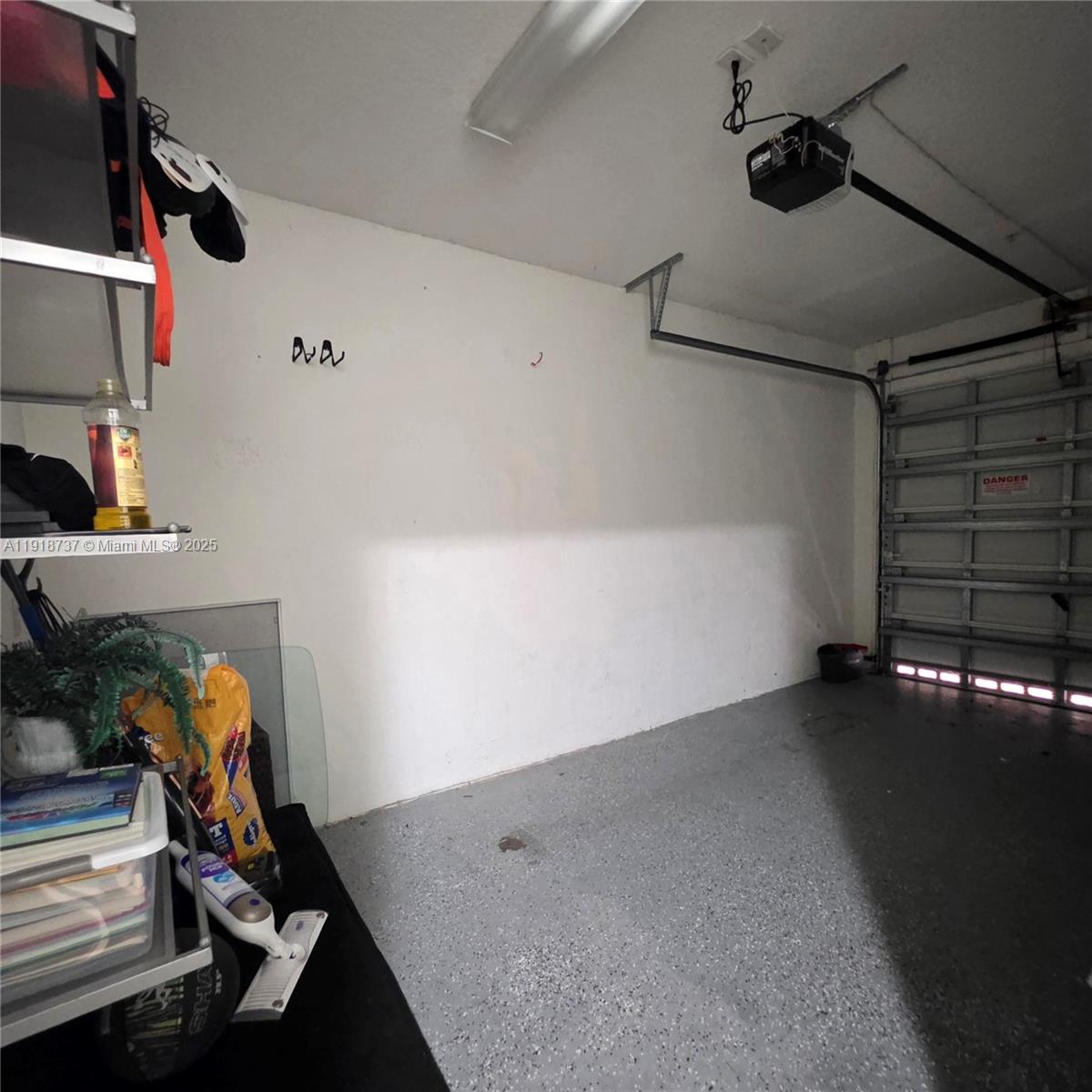 CALABRIA CONDOMINIUM - Residential Lease