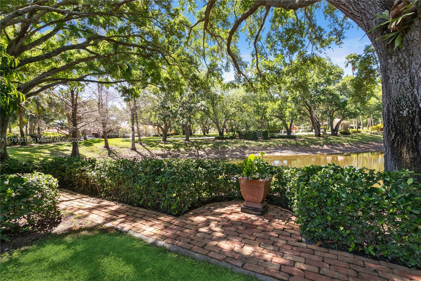Oaks East - Residential