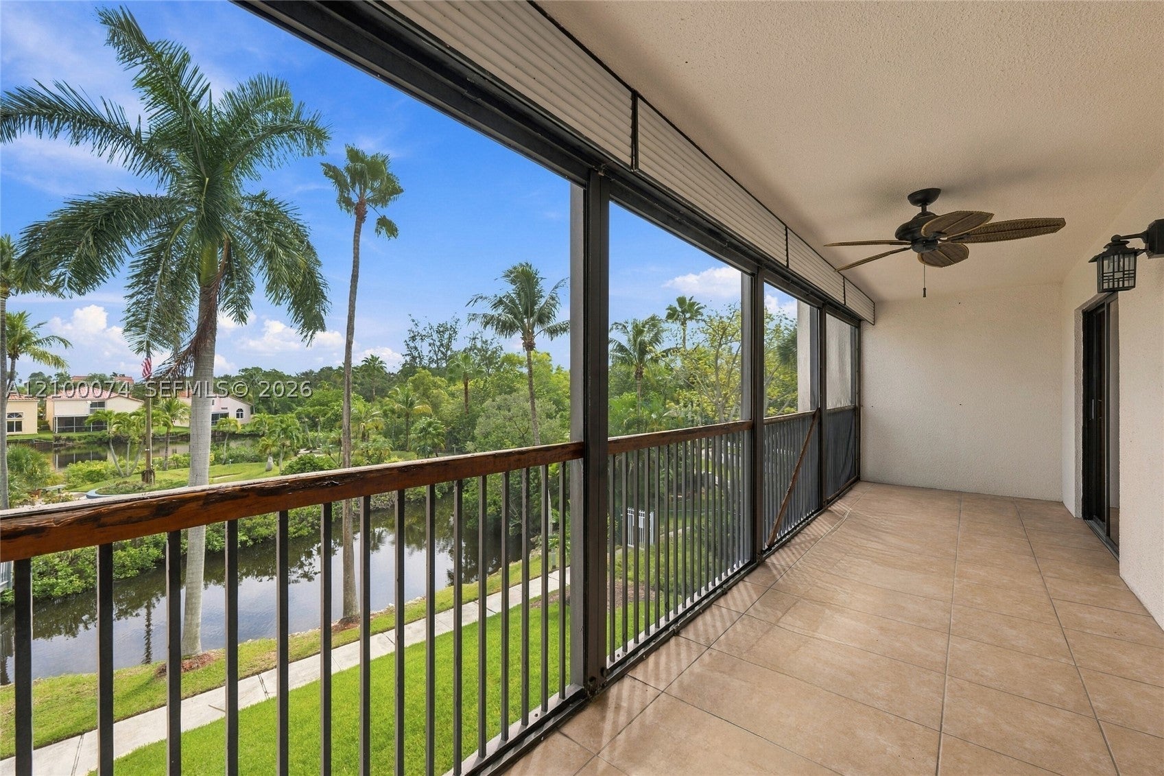 545 SE 12th St 205