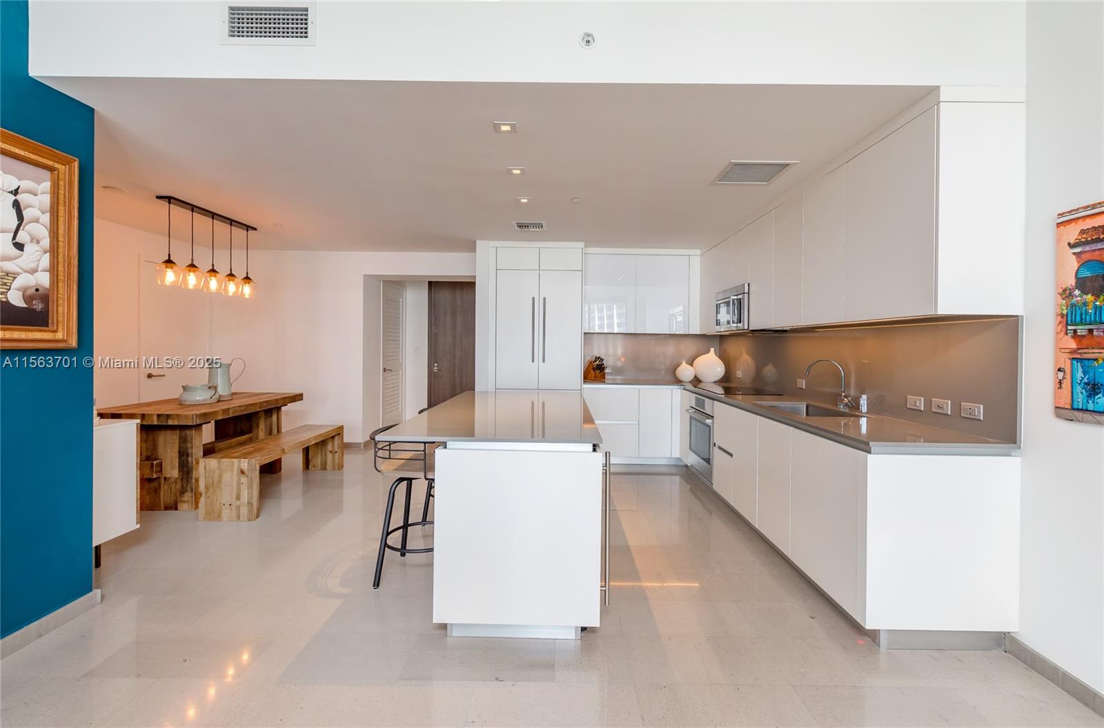 68 SE 6th St 1007