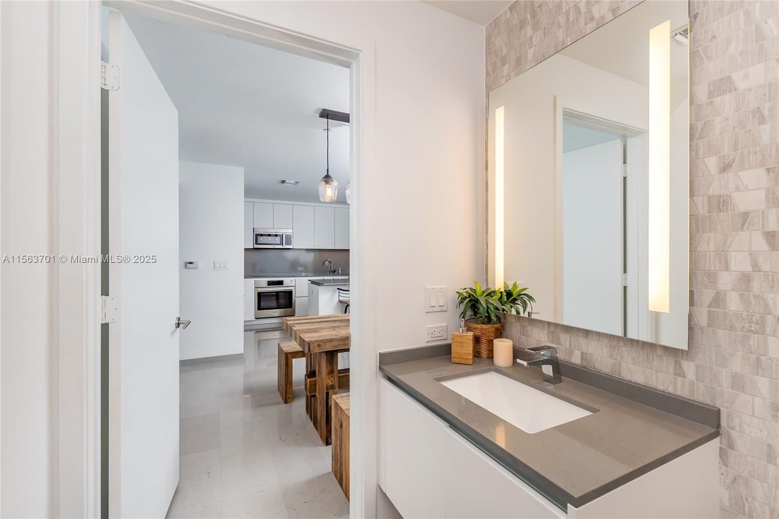REACH CONDO - Residential