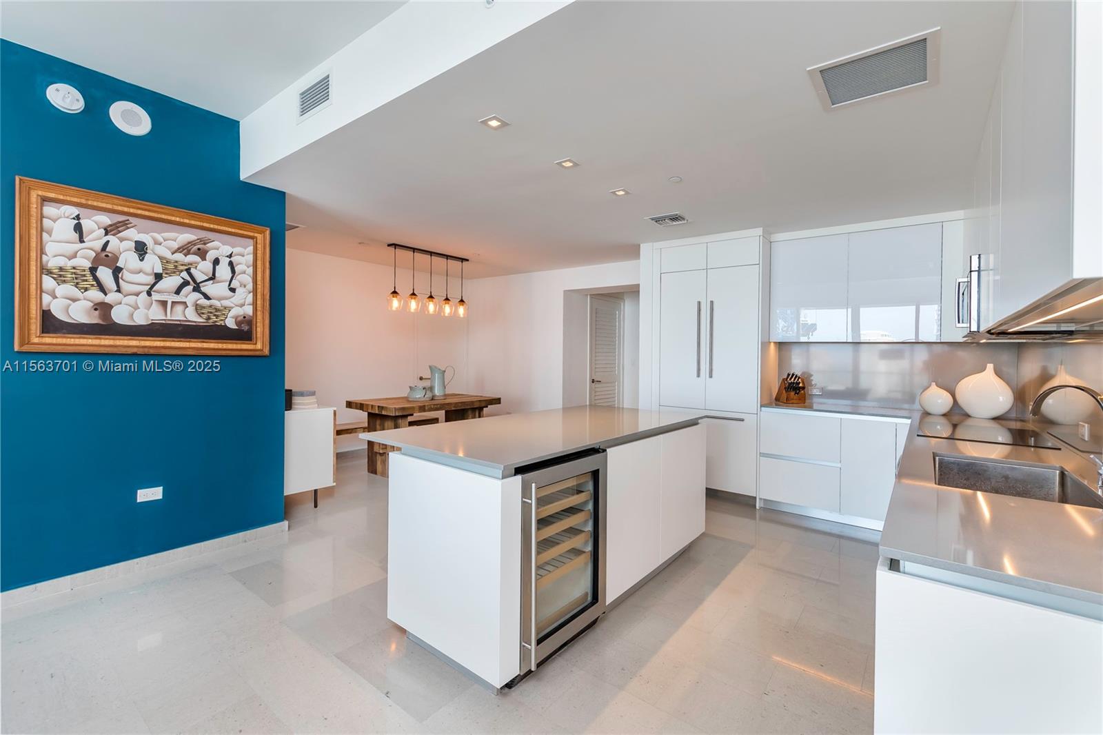 68 SE 6th St 1007