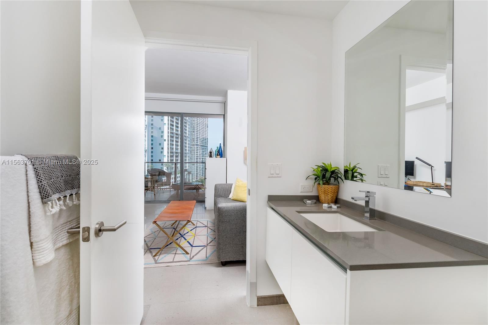REACH CONDO - Residential