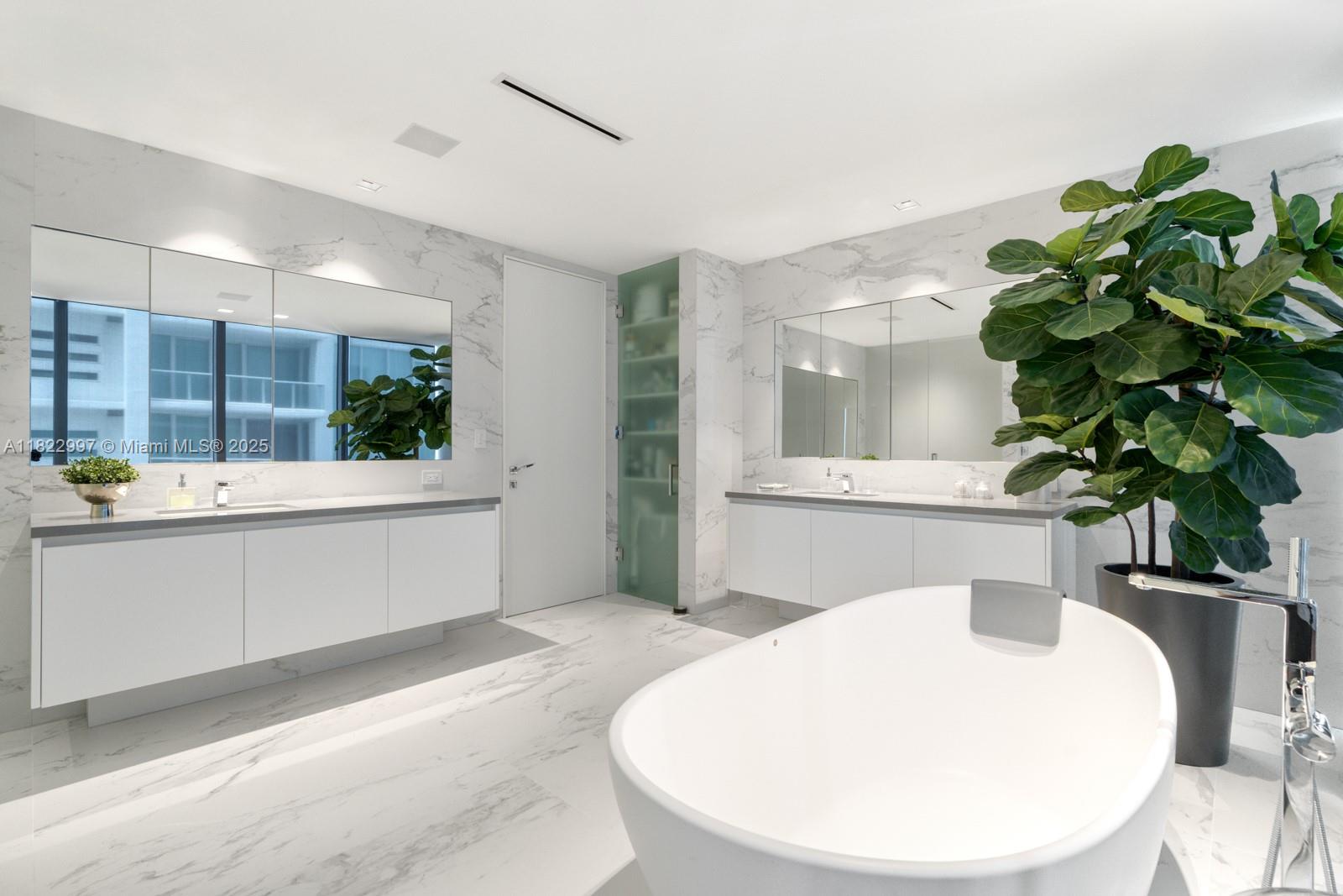 ONE THOUSAND MUSEUM CONDO - Residential