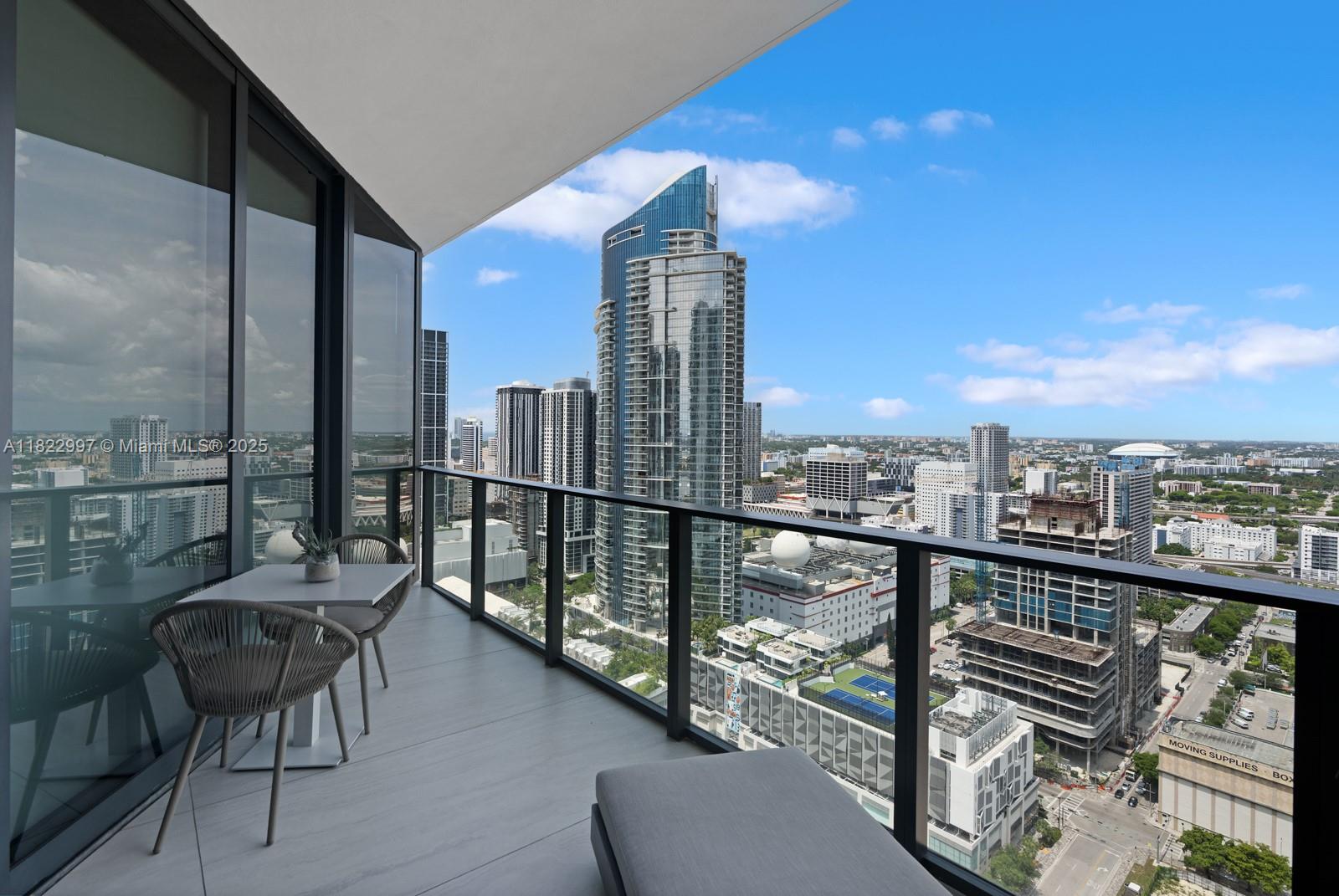 ONE THOUSAND MUSEUM CONDO - Residential