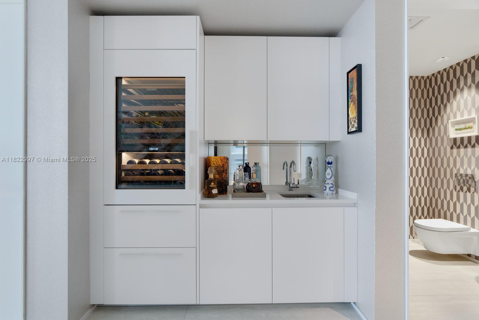 ONE THOUSAND MUSEUM CONDO - Residential