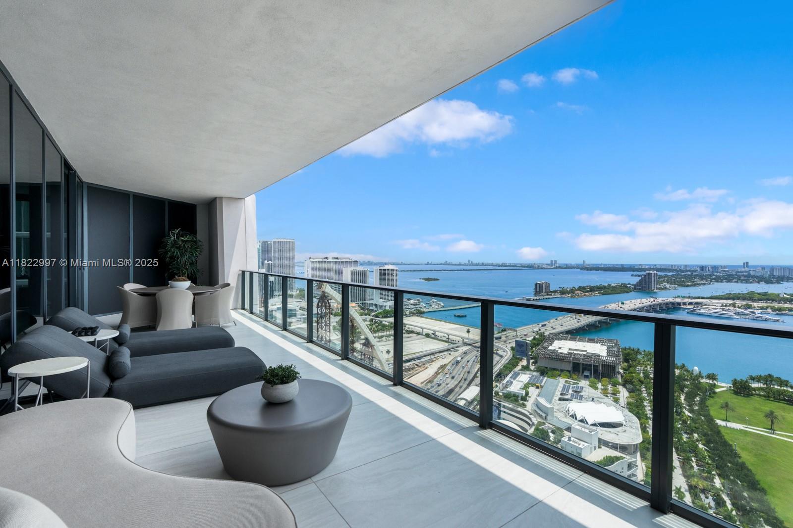 ONE THOUSAND MUSEUM CONDO - Residential