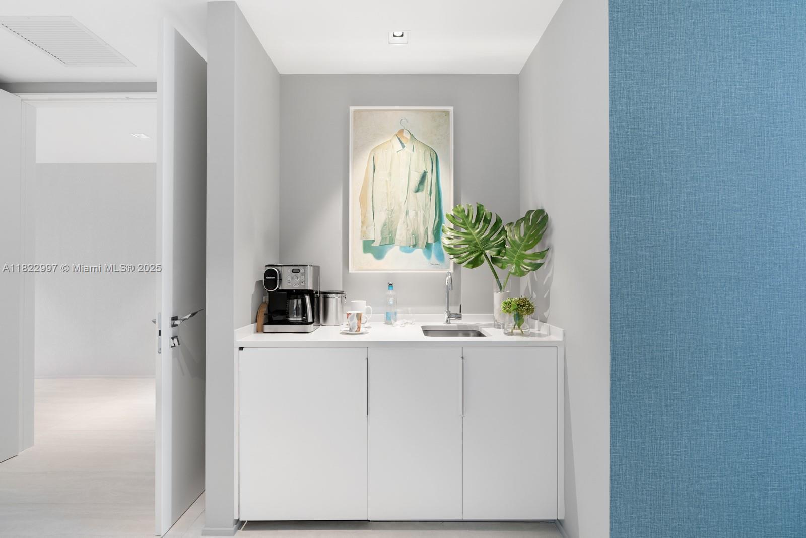 ONE THOUSAND MUSEUM CONDO - Residential