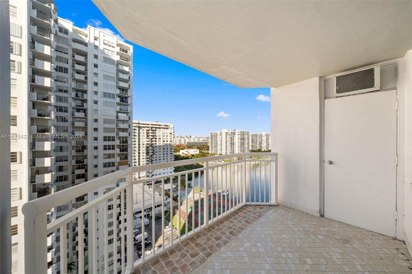 DEL PRADO MARINA - Residential