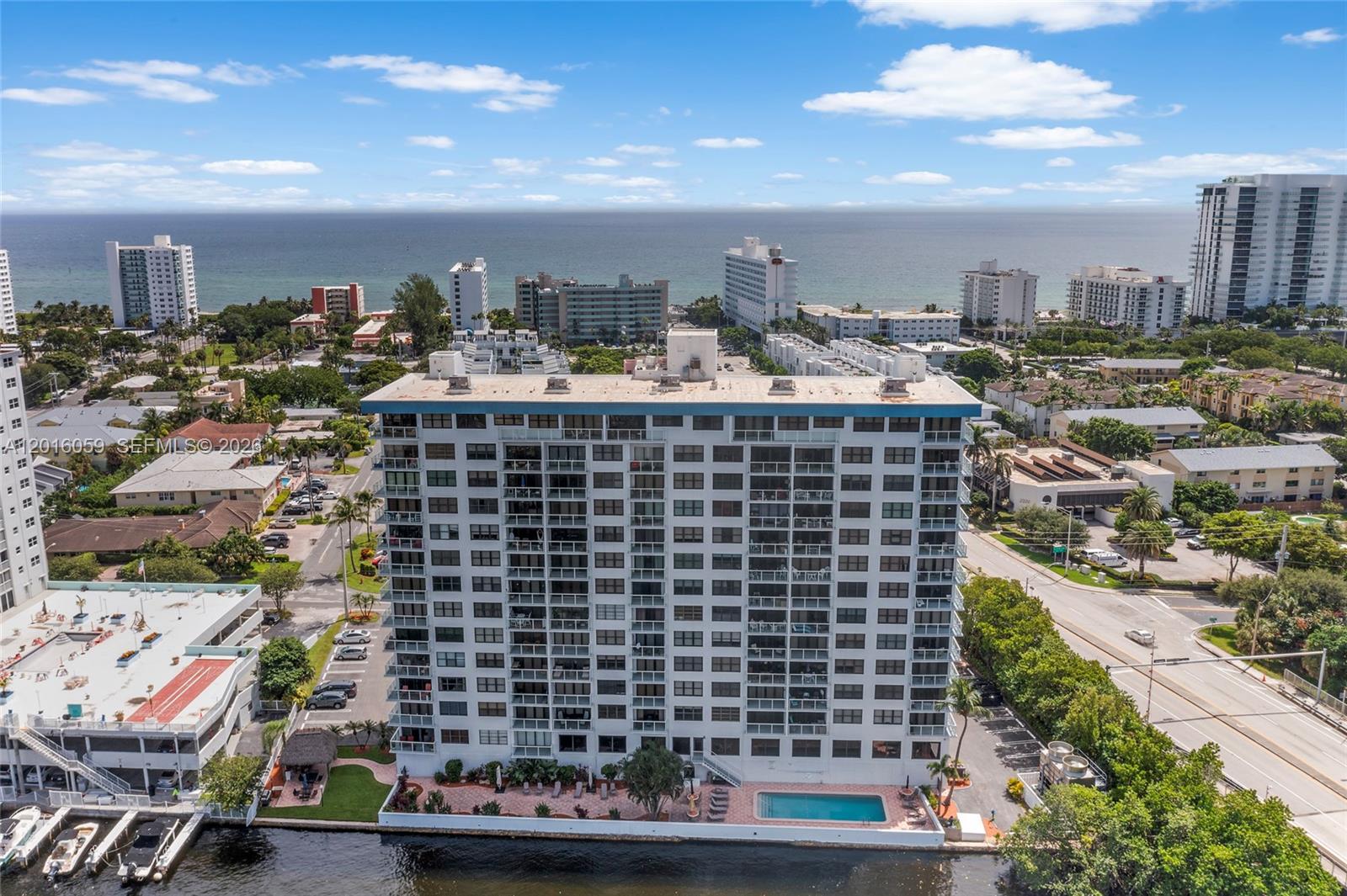 1401 N Riverside Dr 1406
