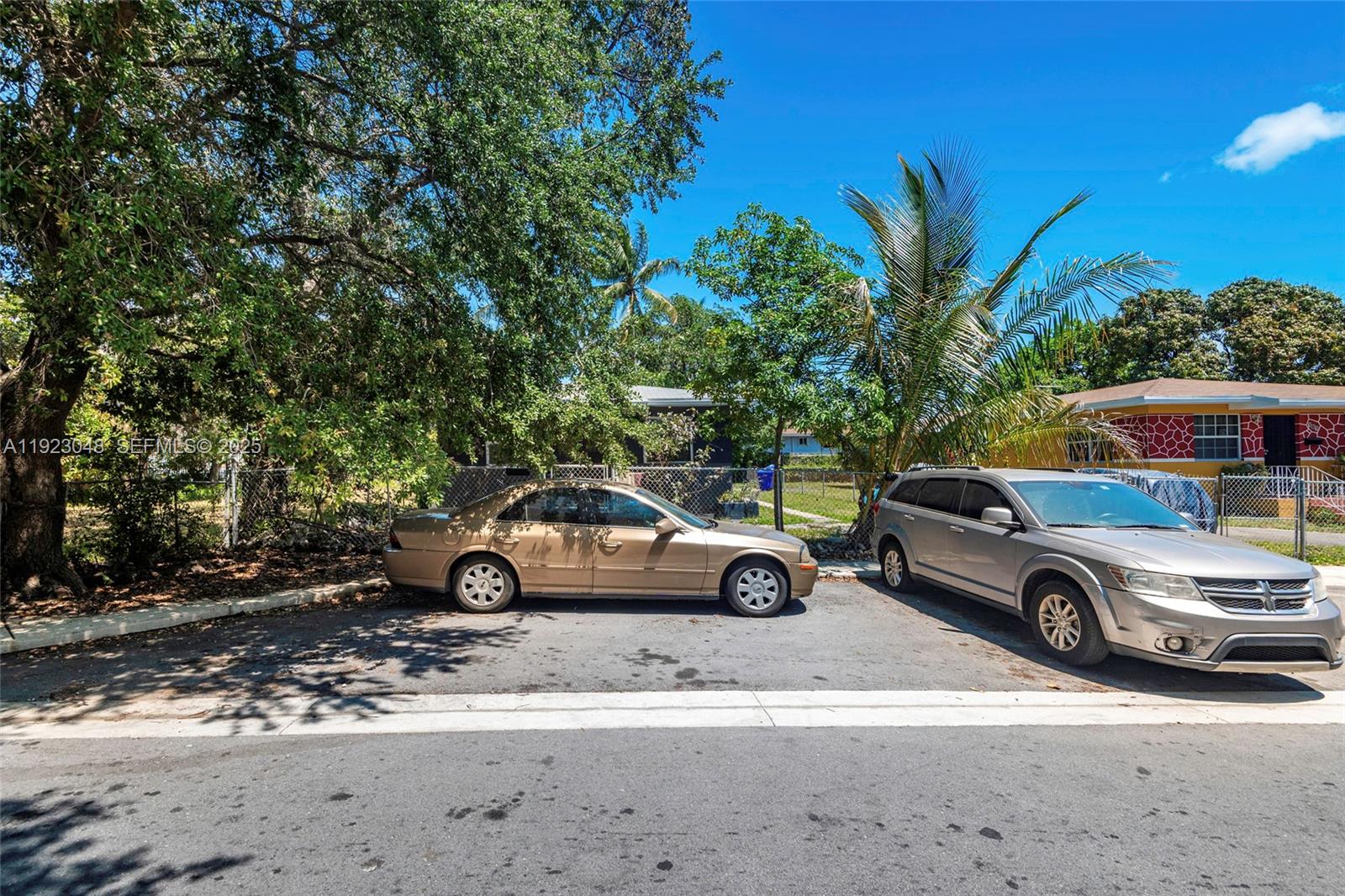 DUPONT SQUARE - Residential Income