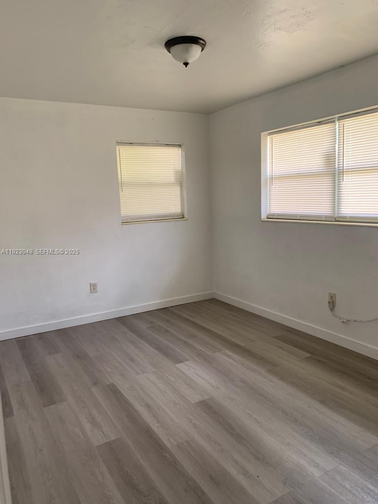 DUPONT SQUARE - Residential Income