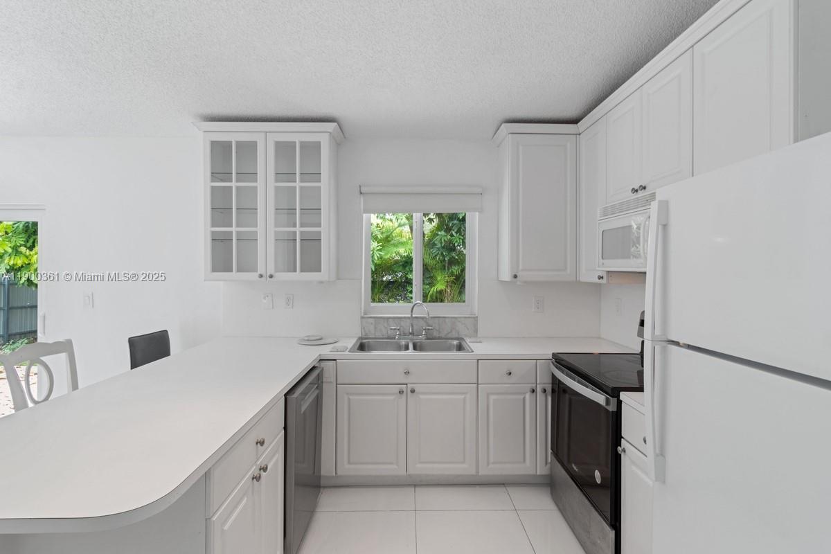 MUNNE SUB - Residential Lease