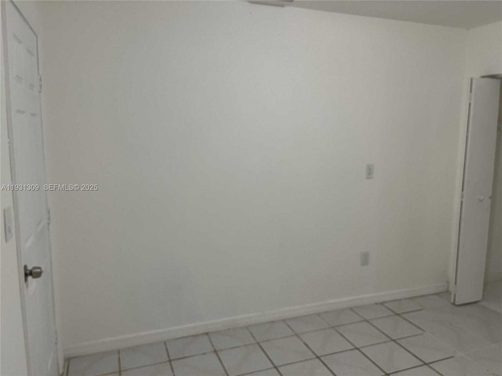 LOS ANGELES ESTATES SEC 3 - Residential Lease