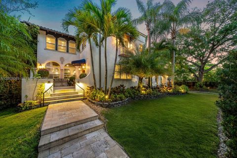 Tiny photo for 130 NE 45th St, Miami, FL 33137 (MLS # A12005089)