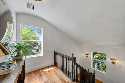 Tiny photo for 130 NE 45th St, Miami, FL 33137 (MLS # A12005089)