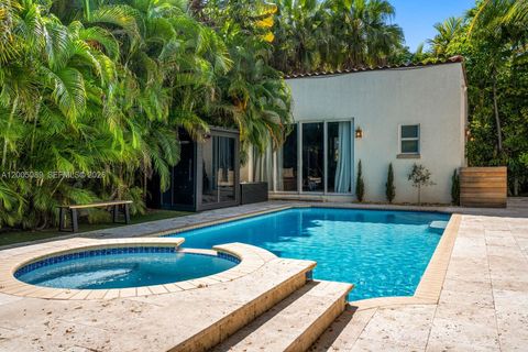 Tiny photo for 130 NE 45th St, Miami, FL 33137 (MLS # A12005089)