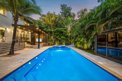 Tiny photo for 130 NE 45th St, Miami, FL 33137 (MLS # A12005089)