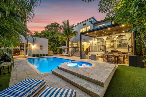 Tiny photo for 130 NE 45th St, Miami, FL 33137 (MLS # A12005089)