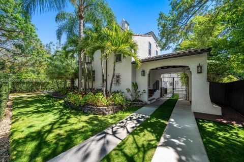 Tiny photo for 130 NE 45th St, Miami, FL 33137 (MLS # A12005089)