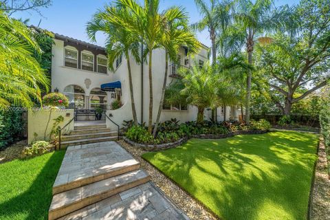 Tiny photo for 130 NE 45th St, Miami, FL 33137 (MLS # A12005089)