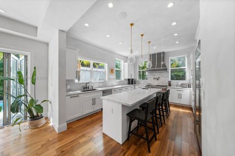 Tiny photo for 130 NE 45th St, Miami, FL 33137 (MLS # A12005089)